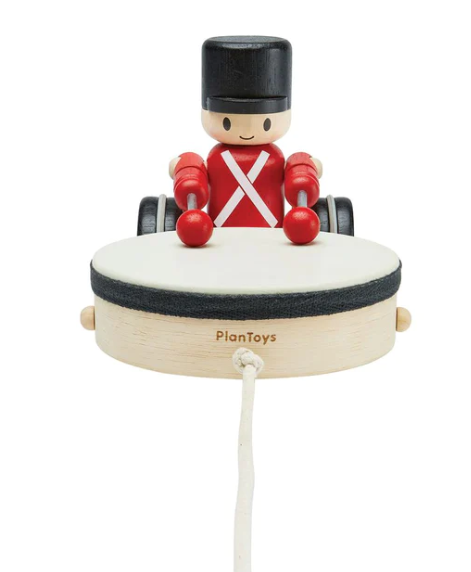 Pull along drummer Plantoys