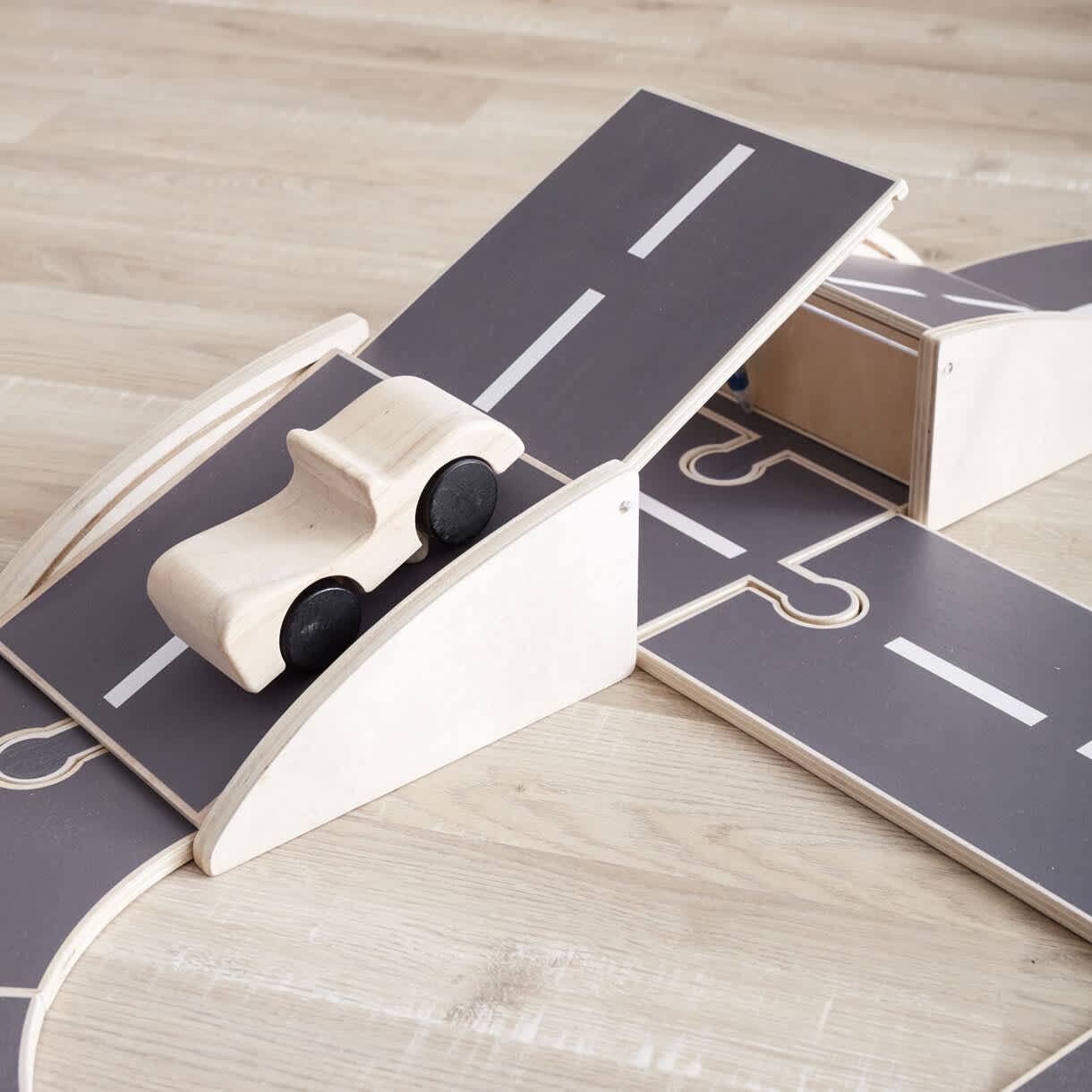 Car track extension/Piste makinash me shtesa - Kid's Concept