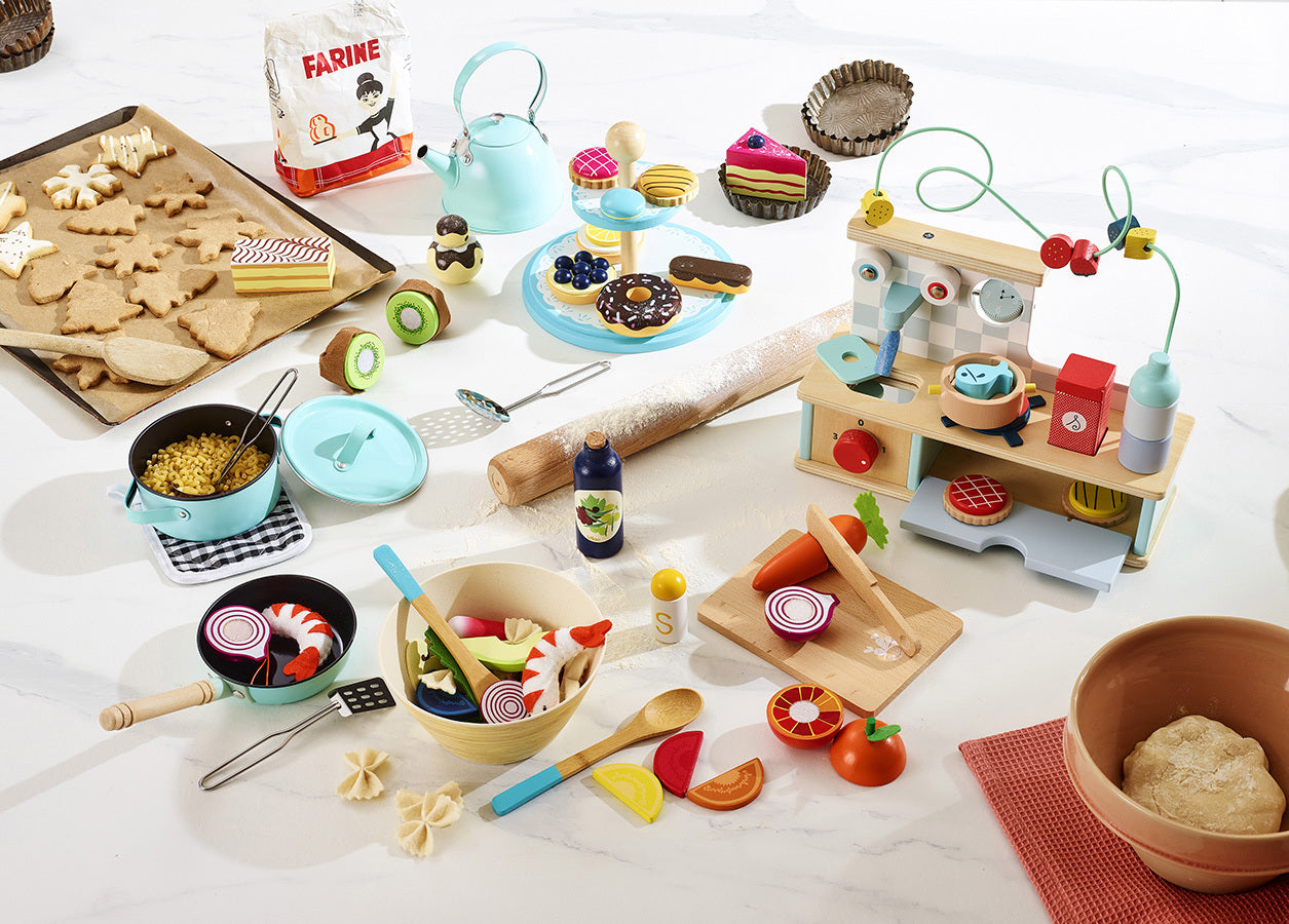 Kuzhinë druri me shumë aktivitete/ Multi-activity early-learning kitchen/ Vilac